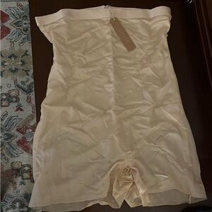 SKIMS Simple Bare High-Waisted Shortie NWT